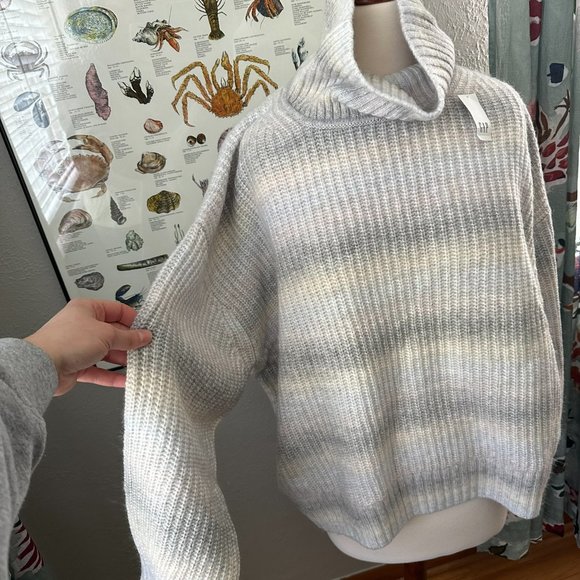 GAP Shaker-Stitch Turtleneck Sweater - Picture 15 of 16